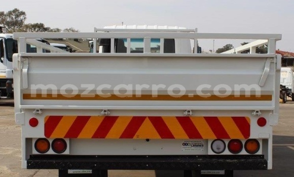 Comprar Usado Nissan UD Branco Caminhão em Maputo em Maputo Comprar Usado Nissan UD Branco Caminhão em Maputo em Maputo