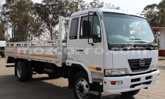 Comprar Usado Nissan UD Branco Caminhão em Maputo em Maputo Comprar Usado Nissan UD Branco Caminhão em Maputo em Maputo