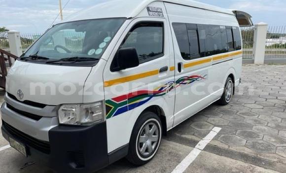 Buy Used Toyota Hiace White Car in Maputo in Maputo