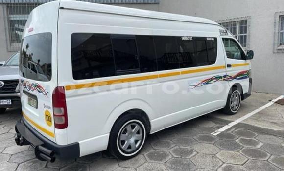 Comprar Usado Toyota Hiace Branco Carro em Maputo em Maputo Comprar Usado Toyota Hiace Branco Carro em Maputo em Maputo