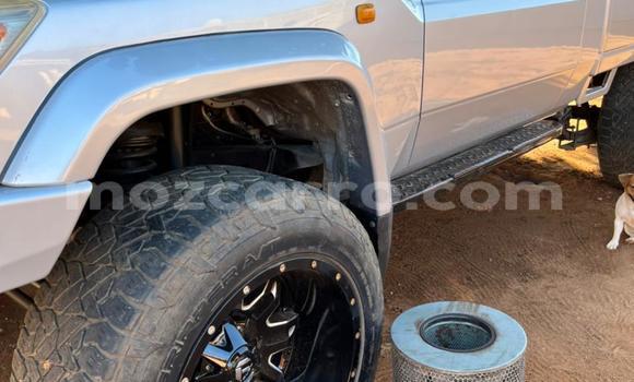 Comprar Usado Toyota Land Cruiser Azul Carro em Maputo em Maputo