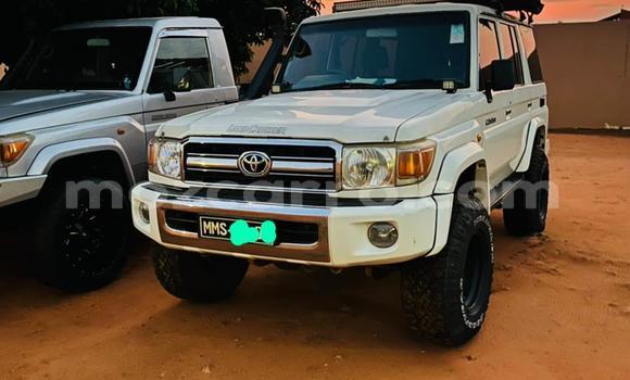 Comprar Usado Toyota Land Cruiser Branco Carro em Maputo em Maputo