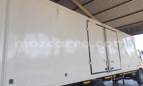 Comprar Usado Hino 300 Series Branco Caminhão em Maputo em Maputo Comprar Usado Hino 300 Series Branco Caminhão em Maputo em Maputo