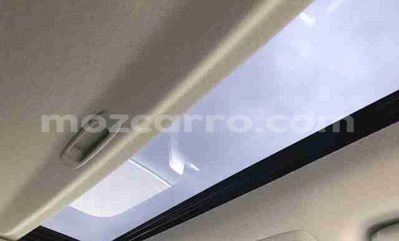 Buy Used Toyota Land Cruiser Prado White Car in Inhambane in Inhambane Buy Used Toyota Land Cruiser Prado White Car in Inhambane in Inhambane