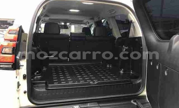 Buy Used Toyota Land Cruiser Prado White Car in Inhambane in Inhambane Buy Used Toyota Land Cruiser Prado White Car in Inhambane in Inhambane