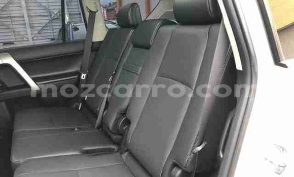 Buy Used Toyota Land Cruiser Prado White Car in Inhambane in Inhambane Buy Used Toyota Land Cruiser Prado White Car in Inhambane in Inhambane