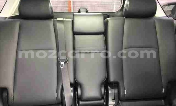 Buy Used Toyota Land Cruiser Prado White Car in Inhambane in Inhambane Buy Used Toyota Land Cruiser Prado White Car in Inhambane in Inhambane