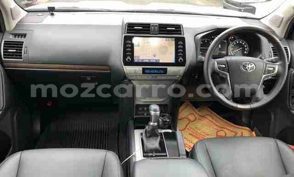 Buy Used Toyota Land Cruiser Prado White Car in Inhambane in Inhambane Buy Used Toyota Land Cruiser Prado White Car in Inhambane in Inhambane