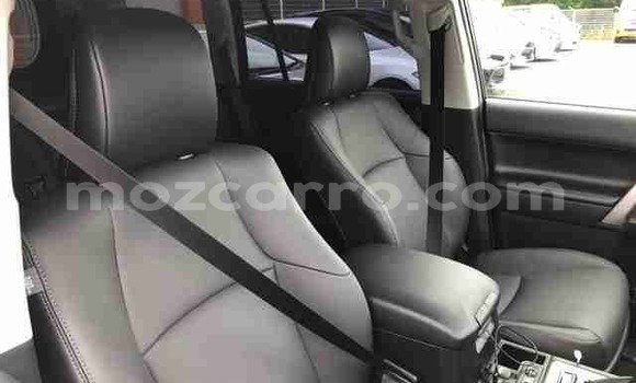 Buy Used Toyota Land Cruiser Prado White Car in Inhambane in Inhambane Buy Used Toyota Land Cruiser Prado White Car in Inhambane in Inhambane