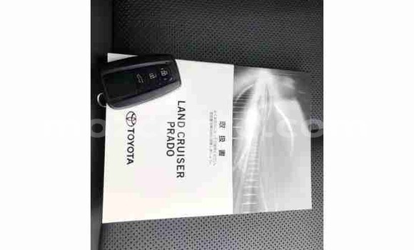 Buy Used Toyota Land Cruiser Prado White Car in Inhambane in Inhambane Buy Used Toyota Land Cruiser Prado White Car in Inhambane in Inhambane