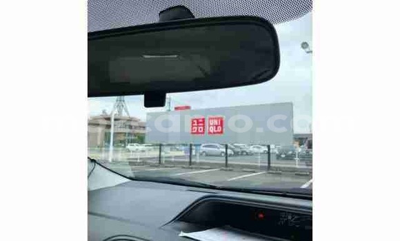 Buy Used Toyota Land Cruiser Prado White Car in Inhambane in Inhambane Buy Used Toyota Land Cruiser Prado White Car in Inhambane in Inhambane