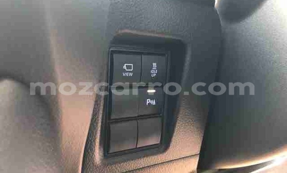 Buy Used Toyota Land Cruiser Prado White Car in Inhambane in Inhambane Buy Used Toyota Land Cruiser Prado White Car in Inhambane in Inhambane