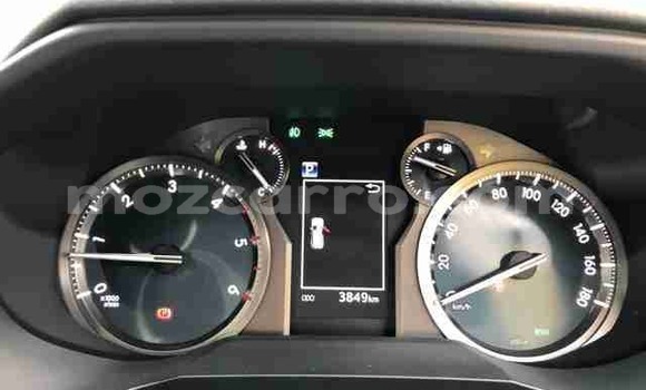 Buy Used Toyota Land Cruiser Prado White Car in Inhambane in Inhambane Buy Used Toyota Land Cruiser Prado White Car in Inhambane in Inhambane