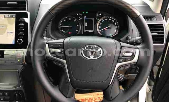 Buy Used Toyota Land Cruiser Prado White Car in Inhambane in Inhambane Buy Used Toyota Land Cruiser Prado White Car in Inhambane in Inhambane