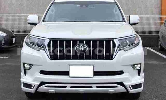 Buy Used Toyota Land Cruiser Prado White Car in Inhambane in Inhambane Buy Used Toyota Land Cruiser Prado White Car in Inhambane in Inhambane