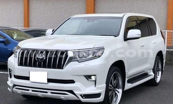 Buy Used Toyota Land Cruiser Prado White Car in Inhambane in Inhambane Buy Used Toyota Land Cruiser Prado White Car in Inhambane in Inhambane