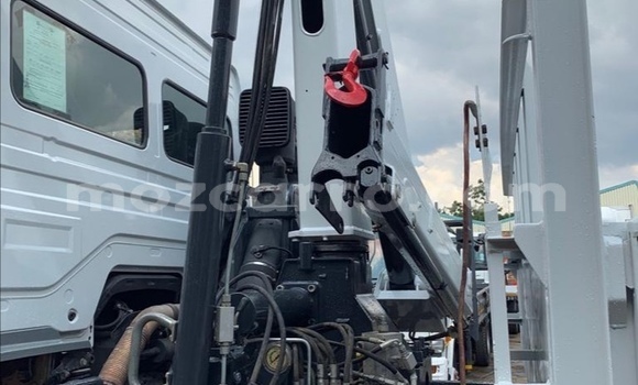 Tenga Tsaru Mercedes‒Benz Truck Chena Rori in Maputo in Maputo Tenga Tsaru Mercedes‒Benz Truck Chena Rori in Maputo in Maputo