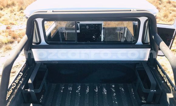 Comprar Usado Toyota Land Cruiser Branco Carro em Beira em Sofala Comprar Usado Toyota Land Cruiser Branco Carro em Beira em Sofala