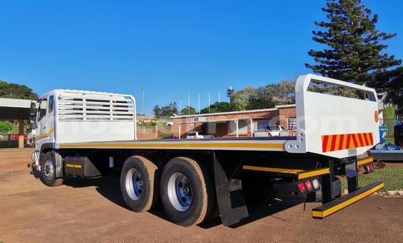 Comprar Usado Mitsubishi L400 Branco Caminhão em Maputo em Maputo Comprar Usado Mitsubishi L400 Branco Caminhão em Maputo em Maputo