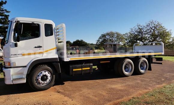 Comprar Usado Mitsubishi L400 Branco Caminhão em Maputo em Maputo Comprar Usado Mitsubishi L400 Branco Caminhão em Maputo em Maputo