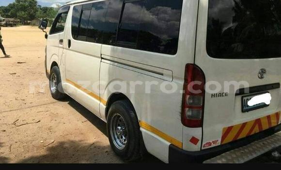 Comprar Usado Toyota Hiace Bege Carro em Maputo em Maputo