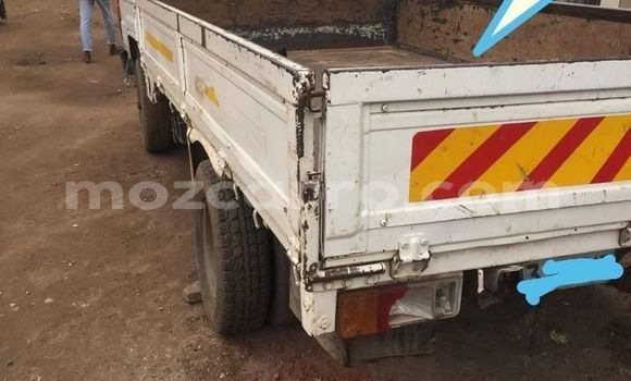 Comprar Usado Toyota Dyna Branco Carro em Maputo em Maputo Comprar Usado Toyota Dyna Branco Carro em Maputo em Maputo