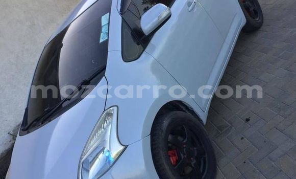 Comprar Usado Toyota Ractis Branco Carro em Maputo em Maputo Comprar Usado Toyota Ractis Branco Carro em Maputo em Maputo