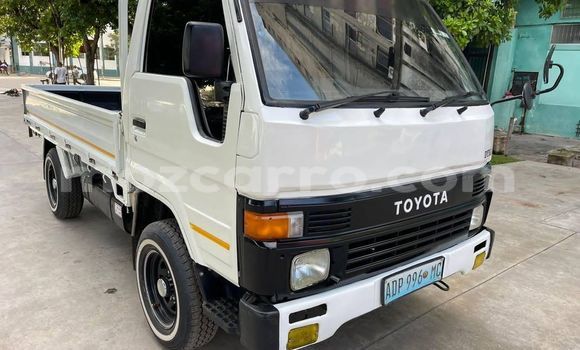 Comprar Usado Toyota Dyna Branco Carro em Maputo em Maputo