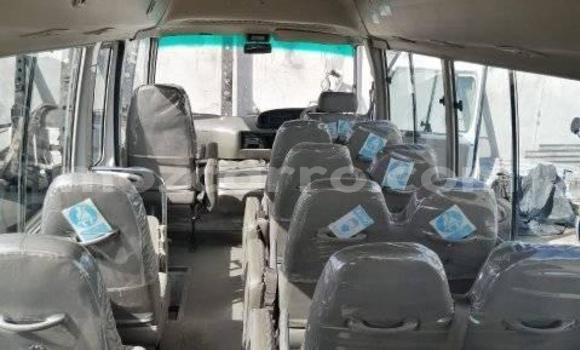 Comprar Usado Toyota Coaster Bege Carro em Maputo em Maputo Comprar Usado Toyota Coaster Bege Carro em Maputo em Maputo