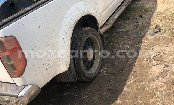 Comprar Usado Nissan Navara Branco Carro em Maputo em Maputo Comprar Usado Nissan Navara Branco Carro em Maputo em Maputo