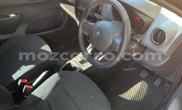 Nunua Ilio tumika Renault KWID Kijani Gari ndani ya Maputo nchini Maputo Nunua Ilio tumika Renault KWID Kijani Gari ndani ya Maputo nchini Maputo