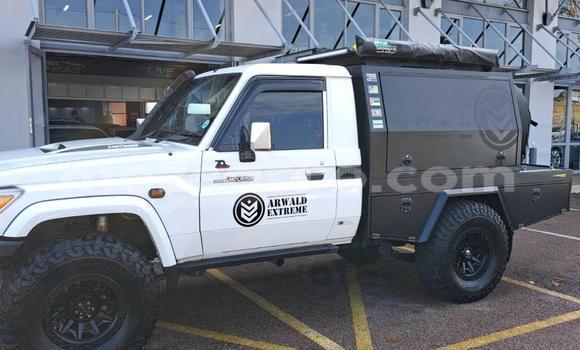 Comprar Usado Toyota Land Cruiser Branco Carro em Maputo em Maputo Comprar Usado Toyota Land Cruiser Branco Carro em Maputo em Maputo
