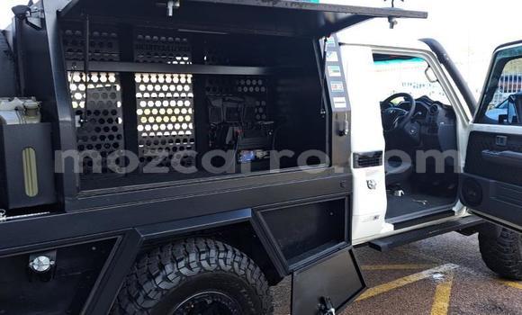 Comprar Usado Toyota Land Cruiser Branco Carro em Maputo em Maputo Comprar Usado Toyota Land Cruiser Branco Carro em Maputo em Maputo