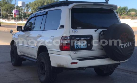 Nunua Ilio tumika Toyota Land Cruiser Nyeupe Gari ndani ya Maputo nchini Maputo Nunua Ilio tumika Toyota Land Cruiser Nyeupe Gari ndani ya Maputo nchini Maputo