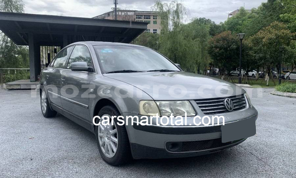 Nunua Ilio tumika Volkswagen Passat Fedha Gari ndani ya Maputo nchini Maputo