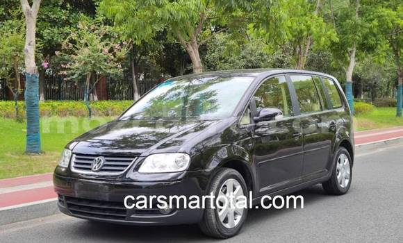Buy Used Volkswagen Touran Silver Car in Maputo in Maputo