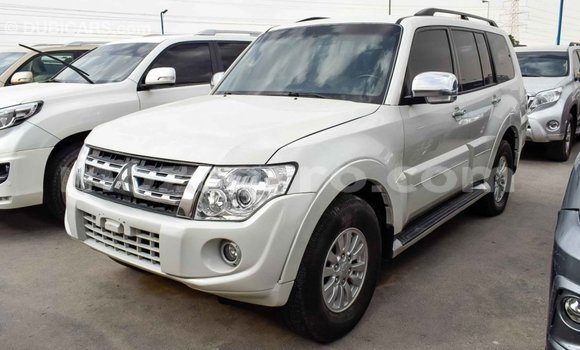 Comprar Importar Mitsubishi Pajero Branco Carro em Import - Dubai em Cabo Delgado Comprar Importar Mitsubishi Pajero Branco Carro em Import - Dubai em Cabo Delgado