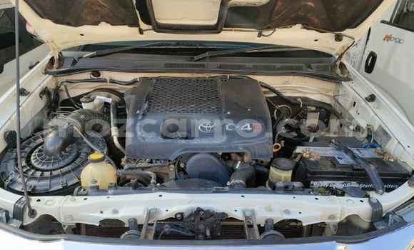 Nunua Ilio tumika Toyota Hilux Nyeupe Gari ndani ya Maputo nchini Maputo Nunua Ilio tumika Toyota Hilux Nyeupe Gari ndani ya Maputo nchini Maputo