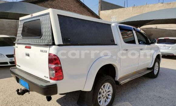 Nunua Ilio tumika Toyota Hilux Nyeupe Gari ndani ya Maputo nchini Maputo Nunua Ilio tumika Toyota Hilux Nyeupe Gari ndani ya Maputo nchini Maputo