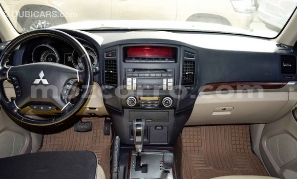 Comprar Importar Mitsubishi Pajero Branco Carro em Import - Dubai em Cabo Delgado Comprar Importar Mitsubishi Pajero Branco Carro em Import - Dubai em Cabo Delgado
