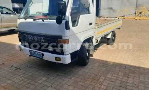 Buy Used Toyota Dyna White Car in Maputo in Maputo