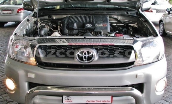 Comprar Usado Toyota Hilux Prata Carro em Maputo em Maputo Comprar Usado Toyota Hilux Prata Carro em Maputo em Maputo