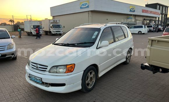 Nunua Ilio tumika Toyota Ipsum Nyeupe Gari ndani ya Maputo nchini Maputo