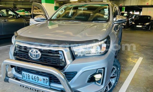 Nunua Ilio tumika Toyota Hilux Fedha Gari ndani ya Maputo nchini Maputo Nunua Ilio tumika Toyota Hilux Fedha Gari ndani ya Maputo nchini Maputo