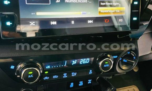 Nunua Ilio tumika Toyota Hilux Fedha Gari ndani ya Maputo nchini Maputo Nunua Ilio tumika Toyota Hilux Fedha Gari ndani ya Maputo nchini Maputo