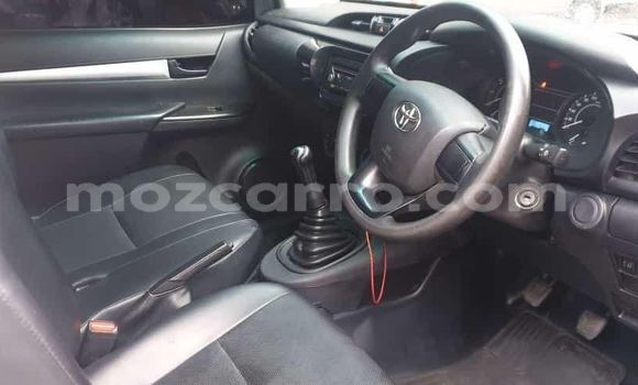 Nunua Ilio tumika Toyota Hilux Nyeupe Gari ndani ya Maputo nchini Maputo Nunua Ilio tumika Toyota Hilux Nyeupe Gari ndani ya Maputo nchini Maputo