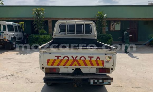 Buy Used Toyota Hilux White Car in Maputo in Maputo Buy Used Toyota Hilux White Car in Maputo in Maputo