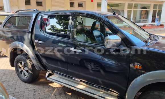 Nunua Ilio tumika Mitsubishi Triton Nyeusi Gari ndani ya Maputo nchini Maputo