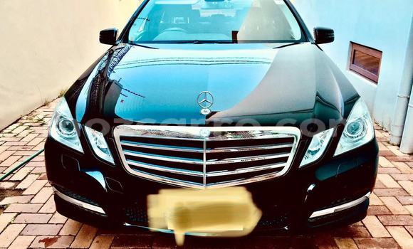 Comprar Usado Mercedes-Benz E-Classe Preto Carro em Maputo em Maputo