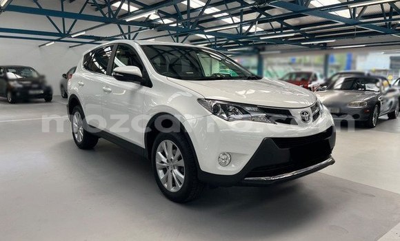 Comprar Usado Toyota RAV4 Branco Carro em Angoche em Nampula